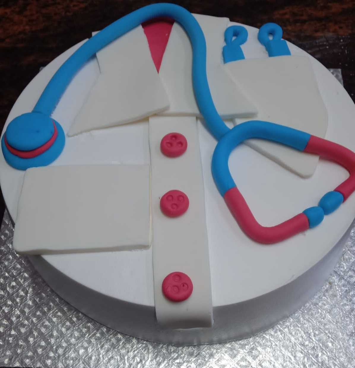 Premium RED N White Velvet Cake