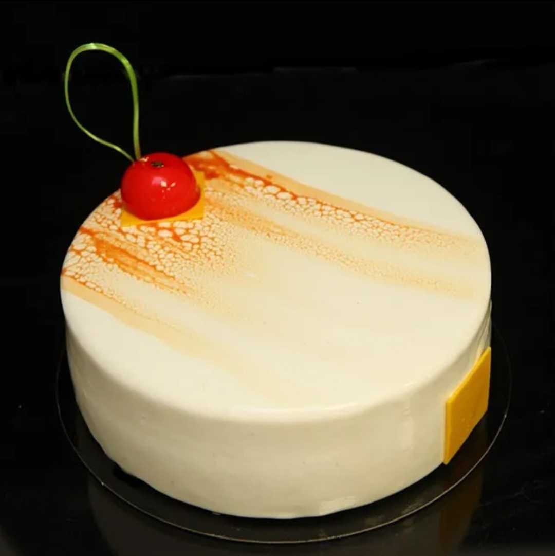 Premium RED N White Velvet Cake