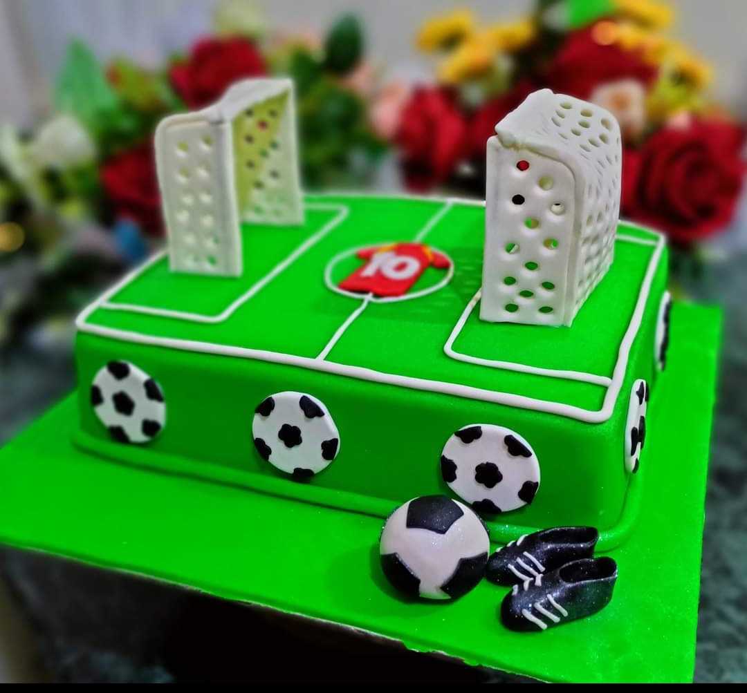 Premium RED N White Velvet Cake