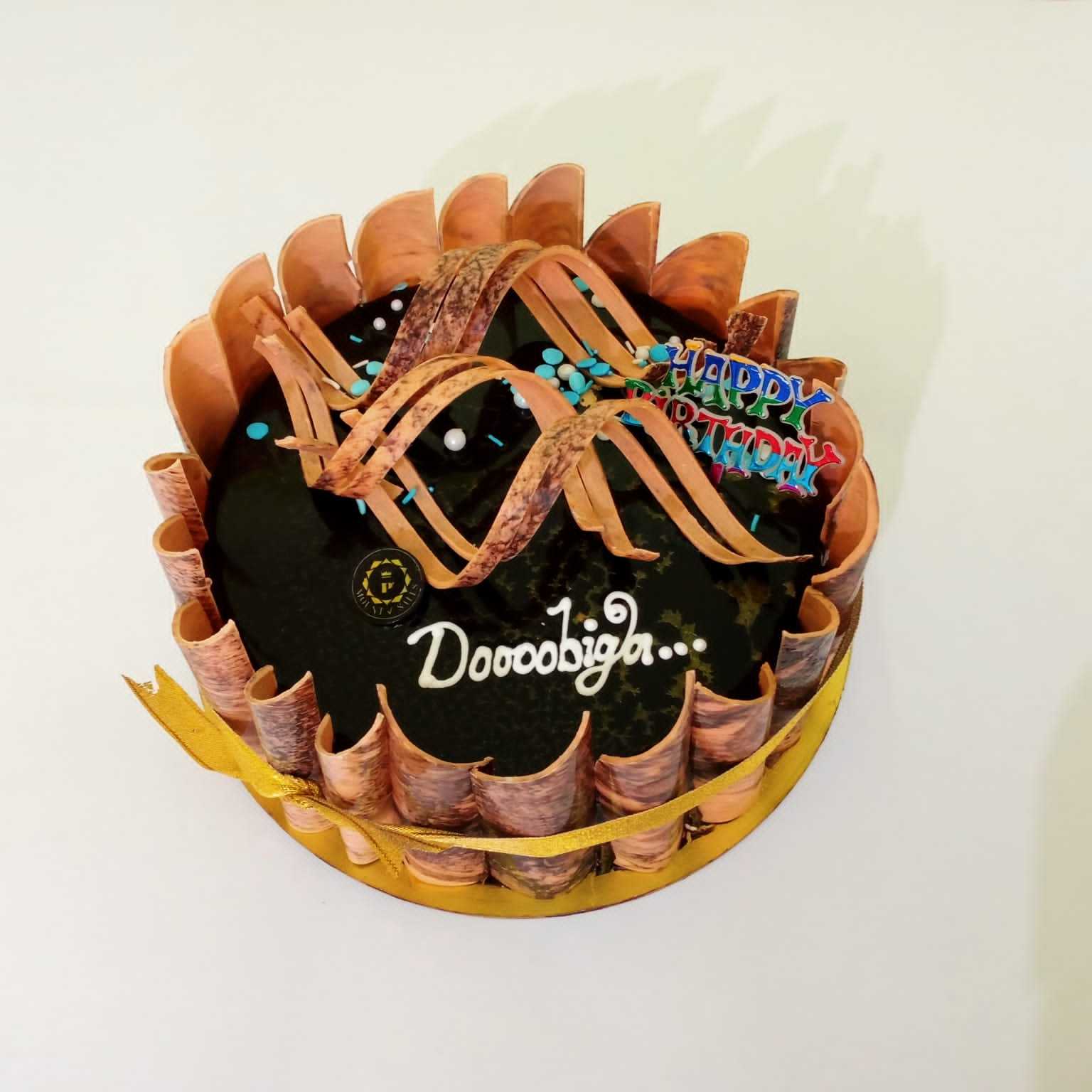 Premium RED N White Velvet Cake