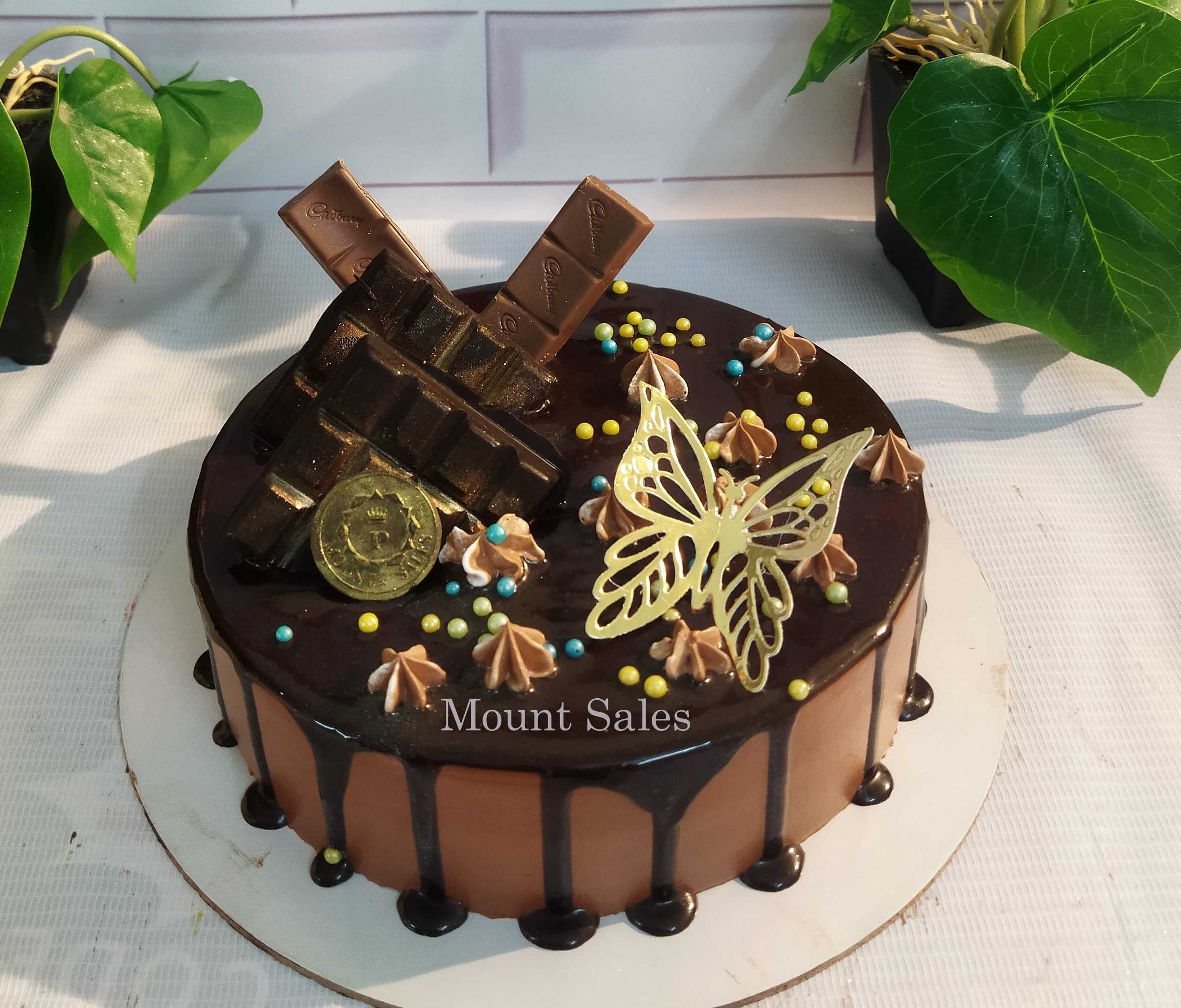 Premium RED N White Velvet Cake