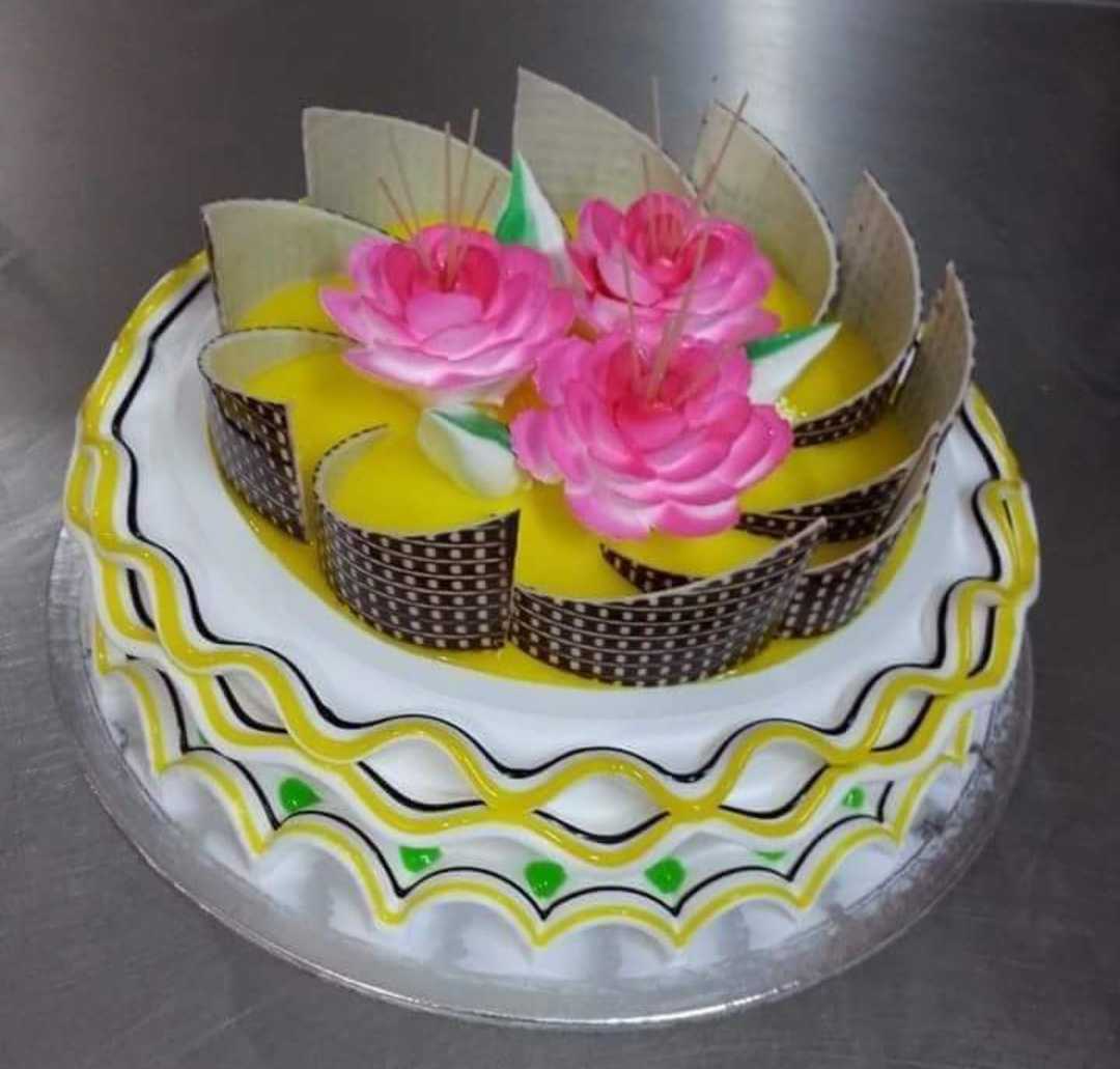 Premium RED N White Velvet Cake