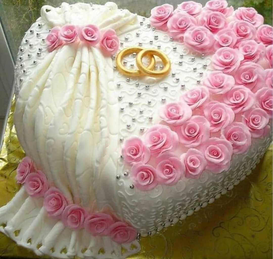 Premium RED N White Velvet Cake