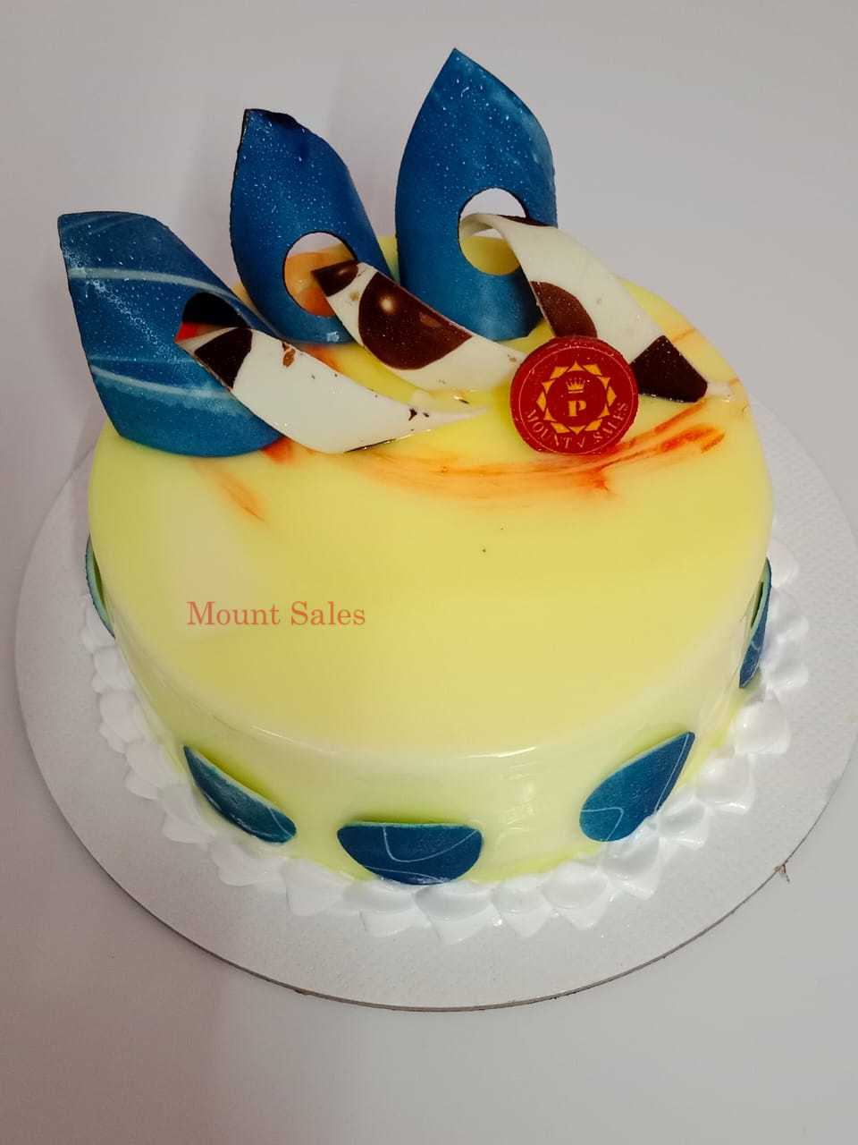 Premium RED N White Velvet Cake