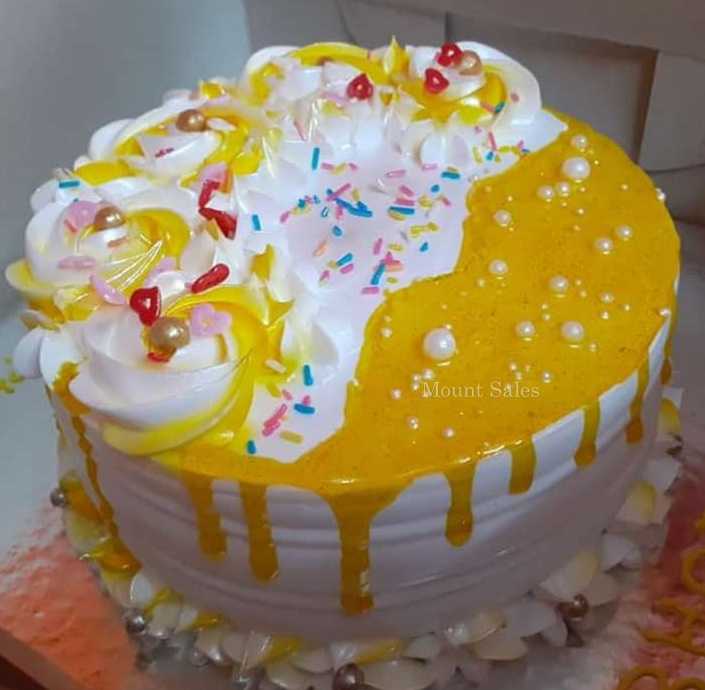 Premium RED N White Velvet Cake