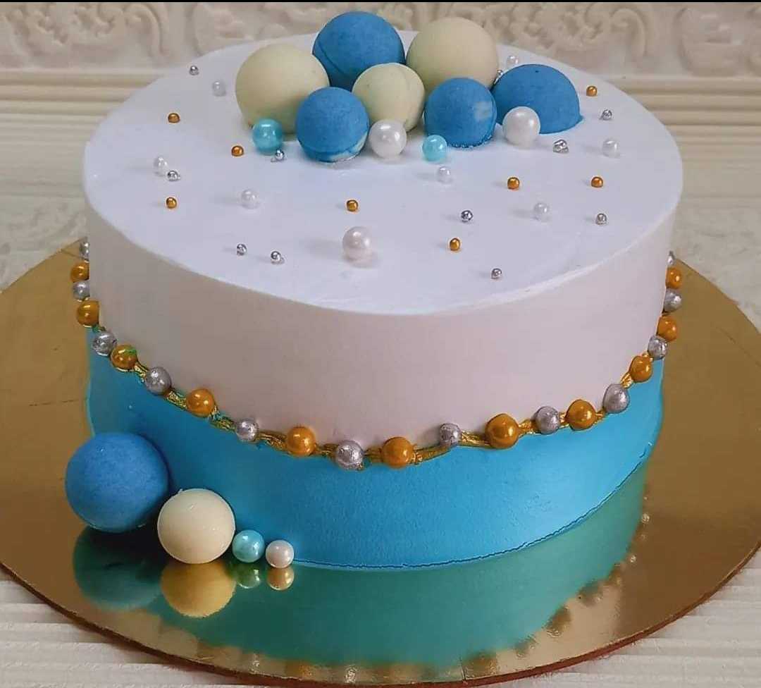 Premium RED N White Velvet Cake