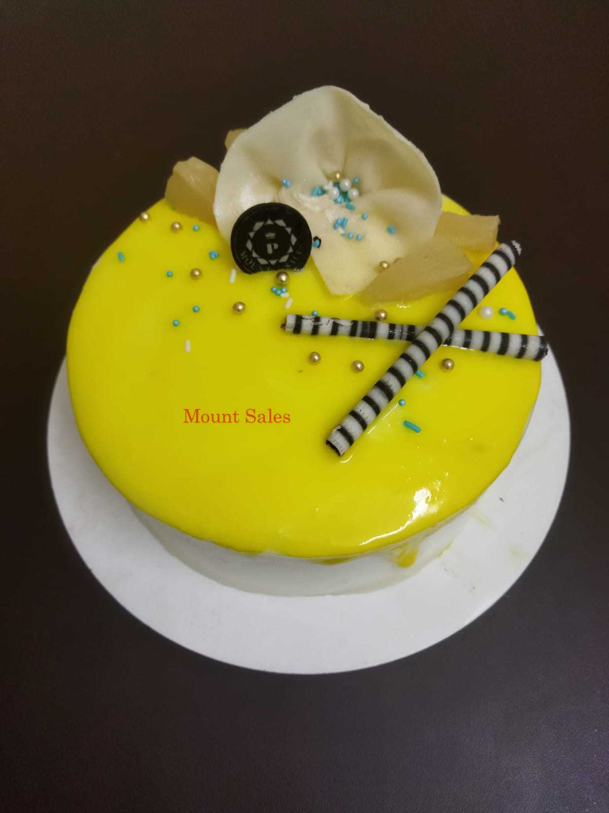 Premium RED N White Velvet Cake