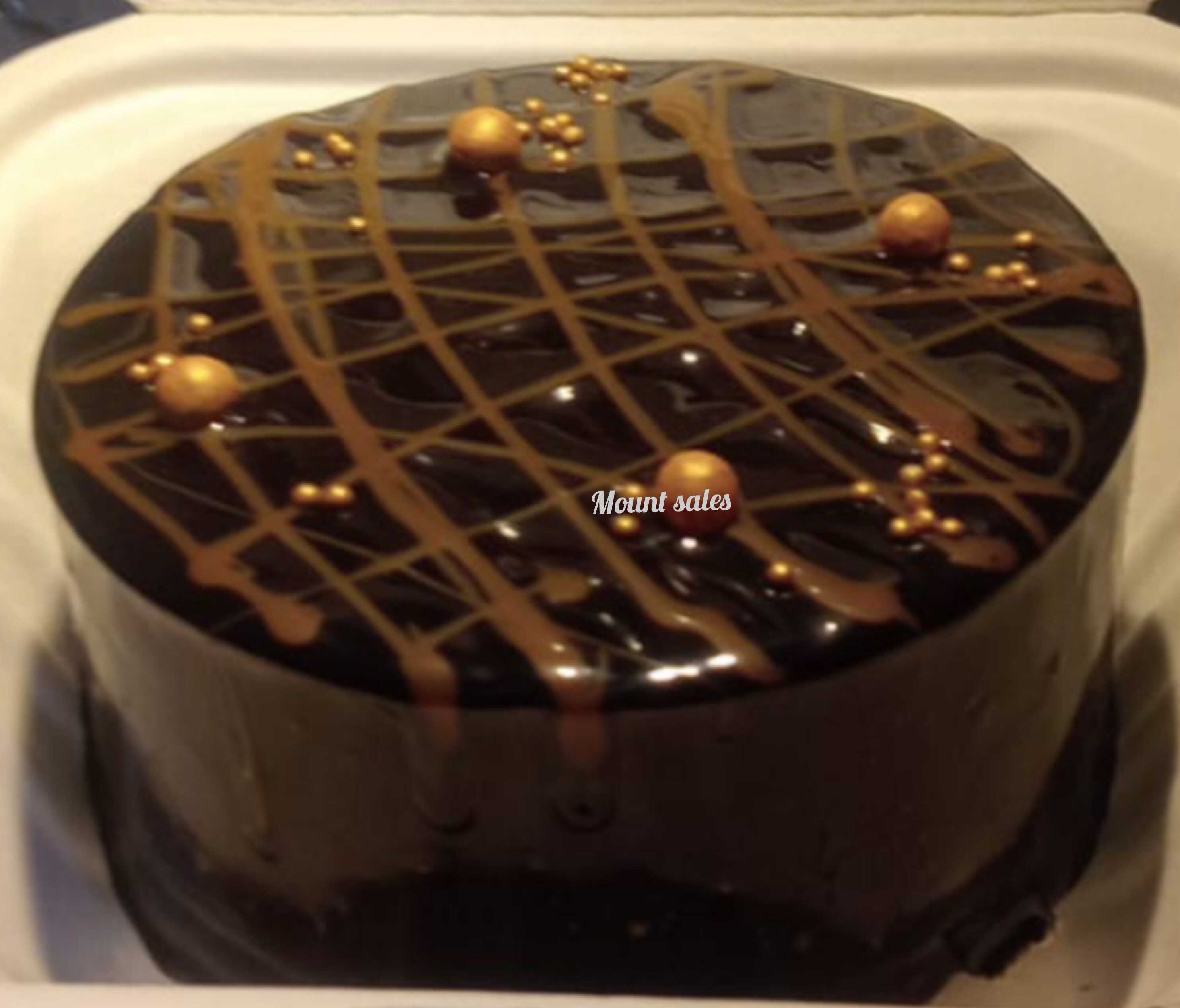 Premium RED N White Velvet Cake