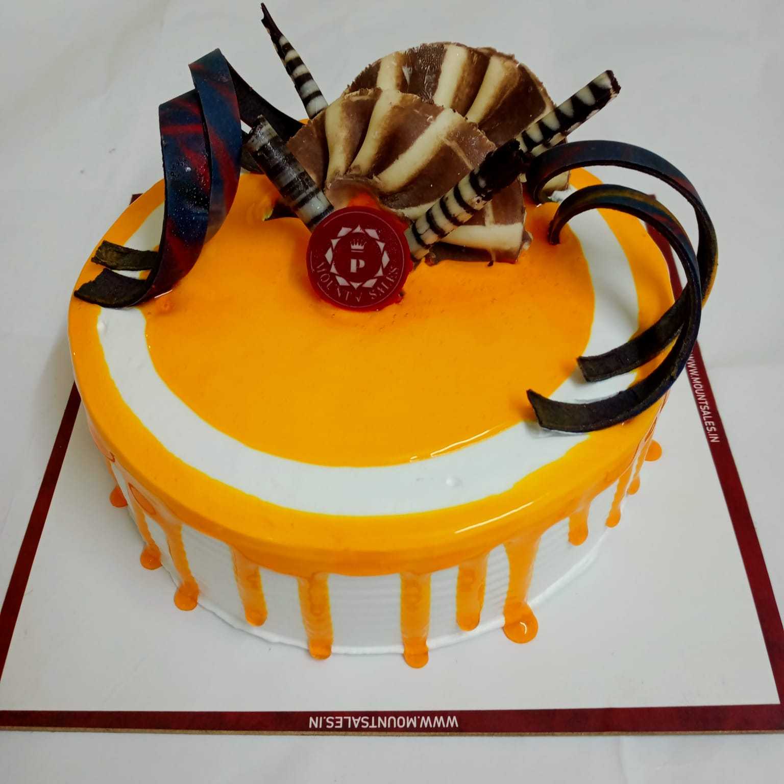 Premium RED N White Velvet Cake