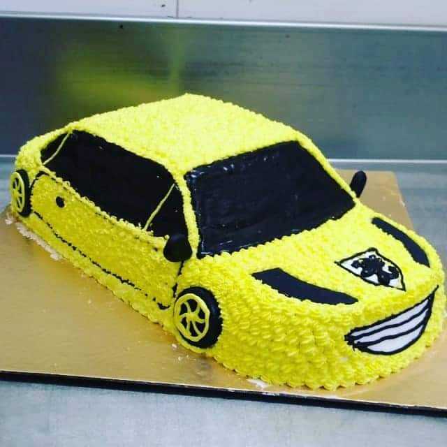 Premium RED N White Velvet Cake