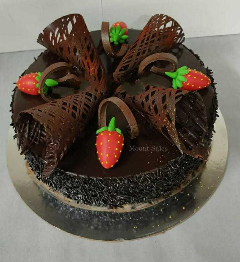 Premium RED N White Velvet Cake