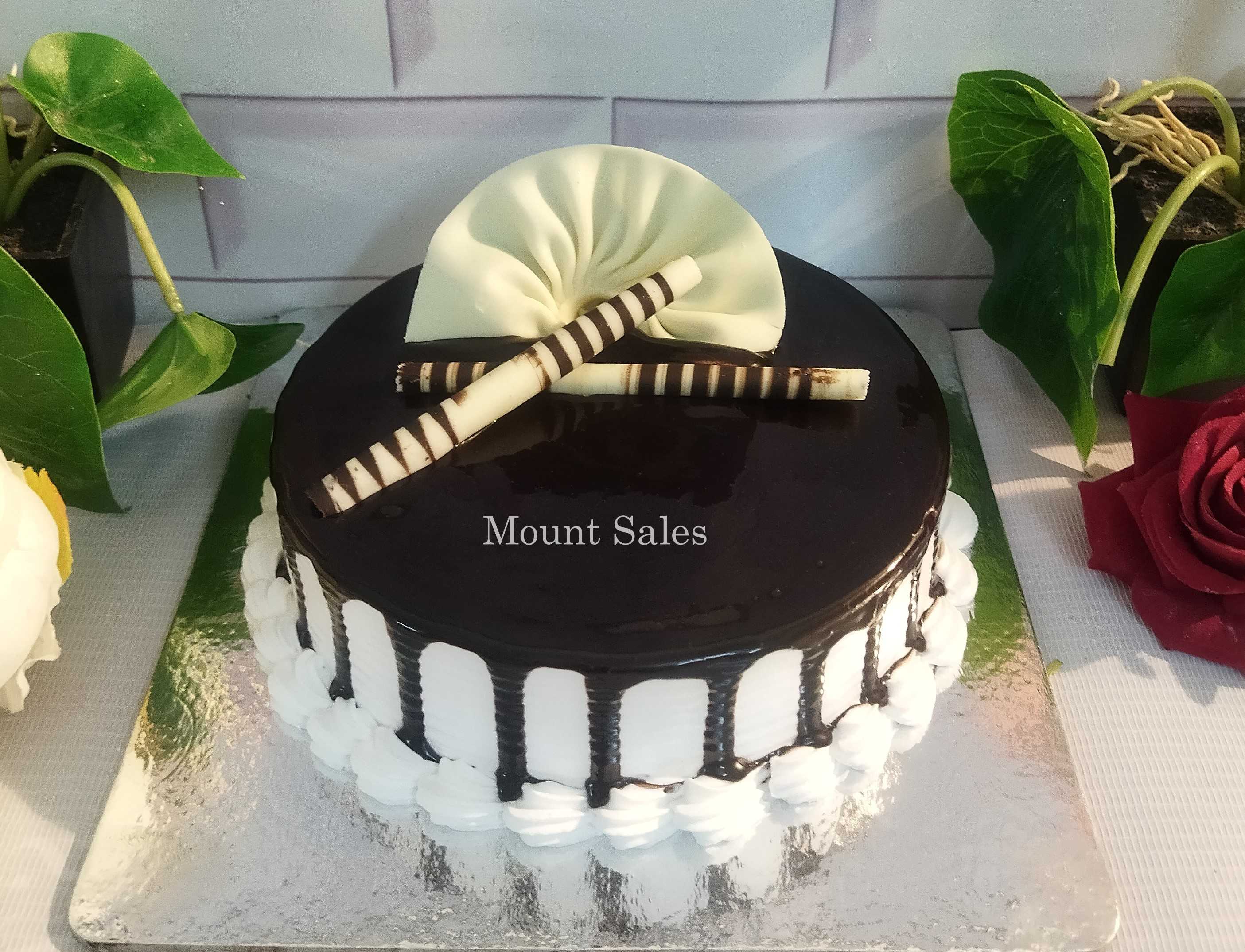 Premium RED N White Velvet Cake