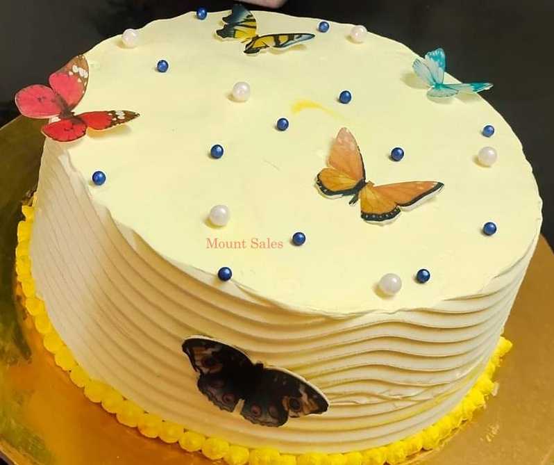 Premium RED N White Velvet Cake