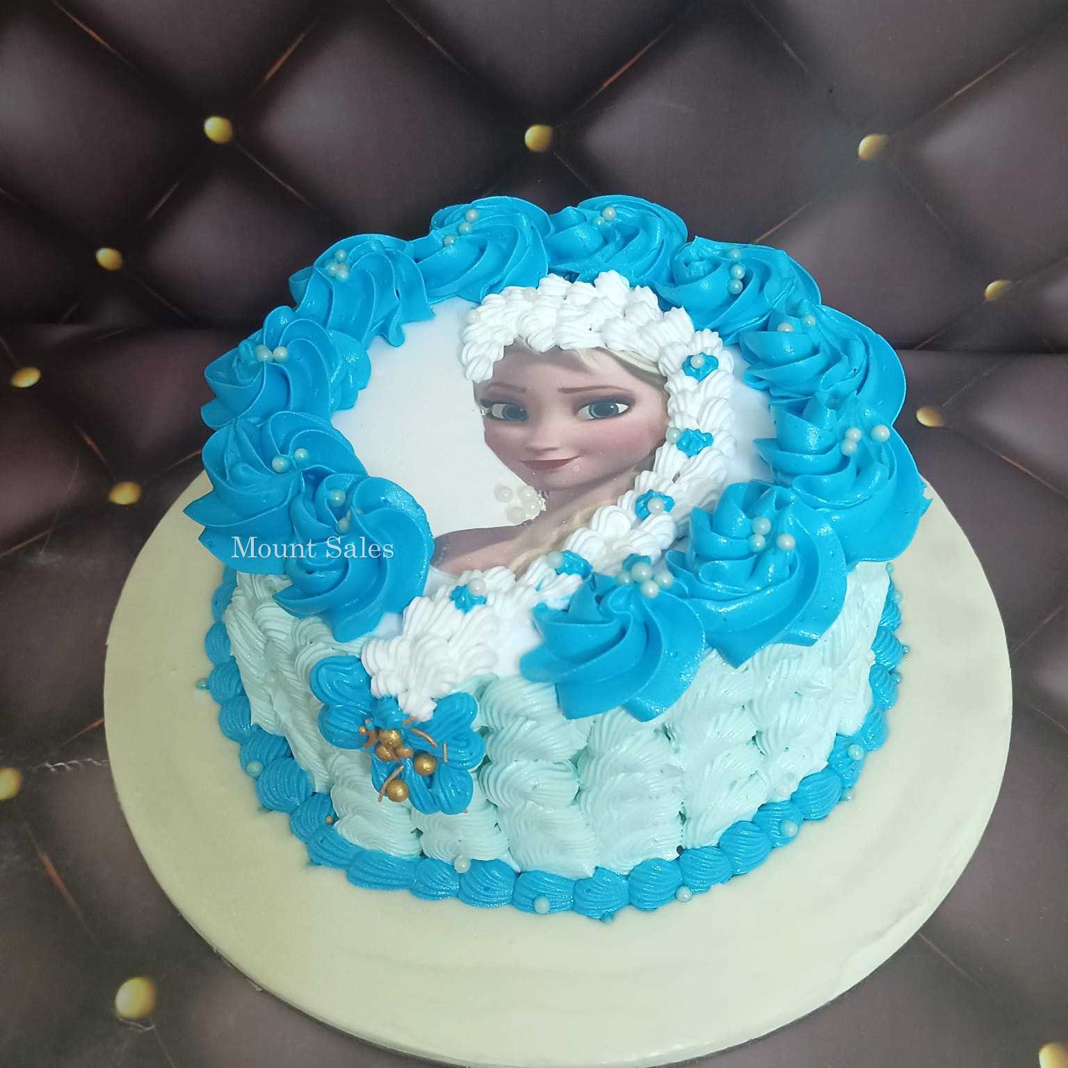 Premium RED N White Velvet Cake