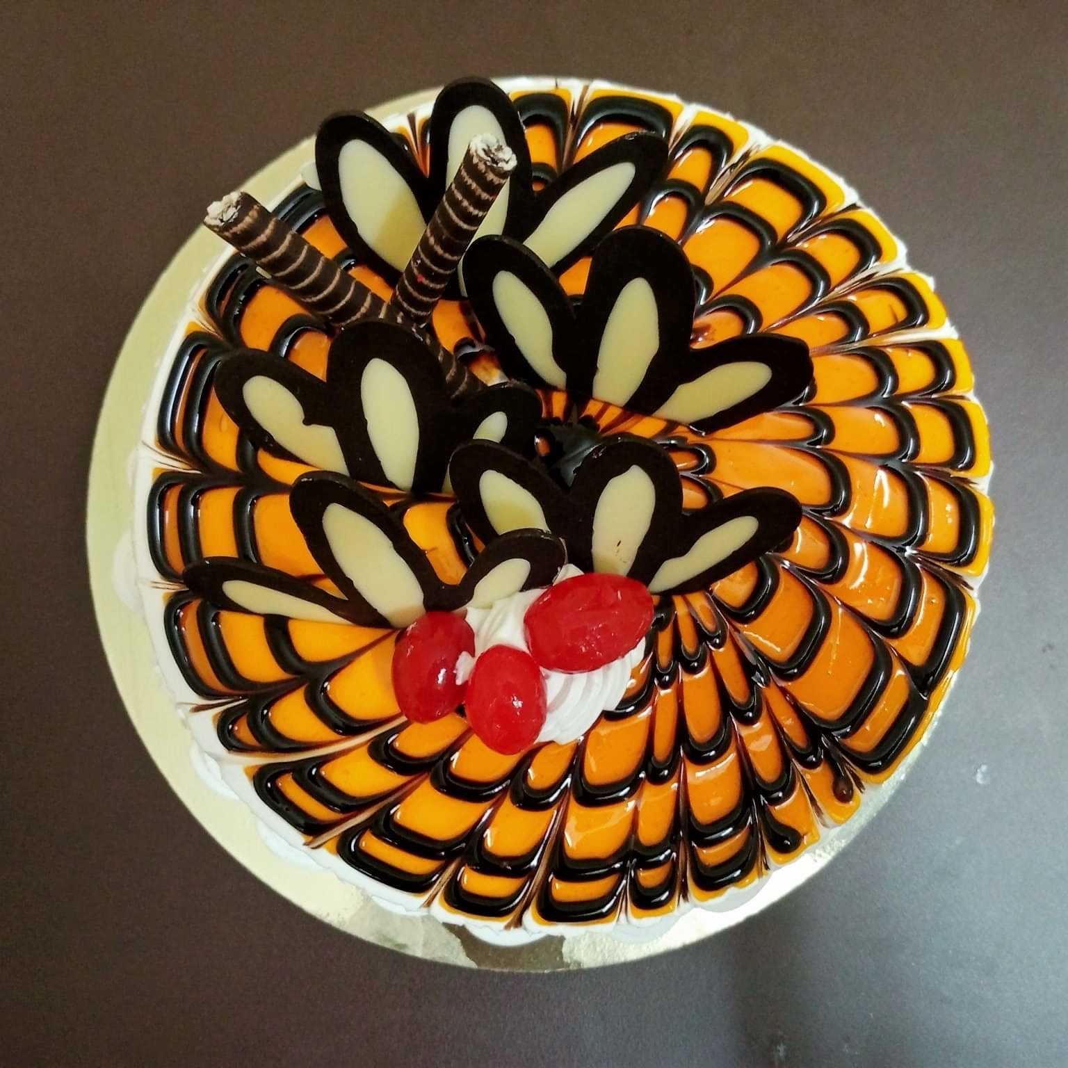 Premium RED N White Velvet Cake