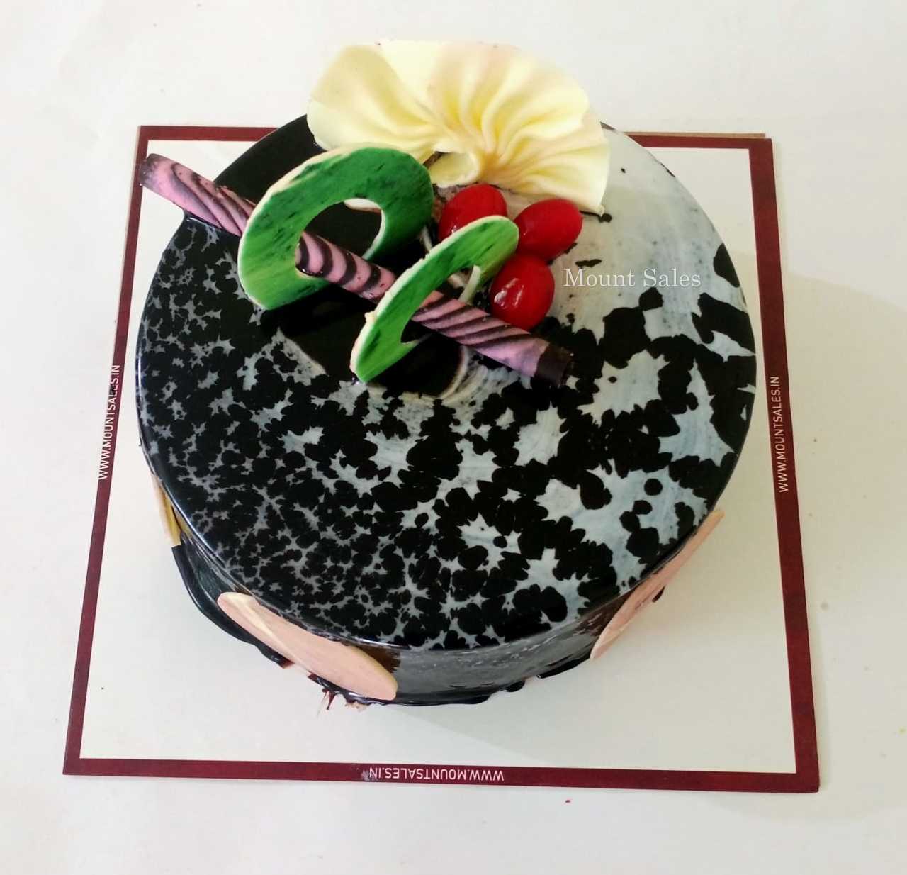 Premium RED N White Velvet Cake