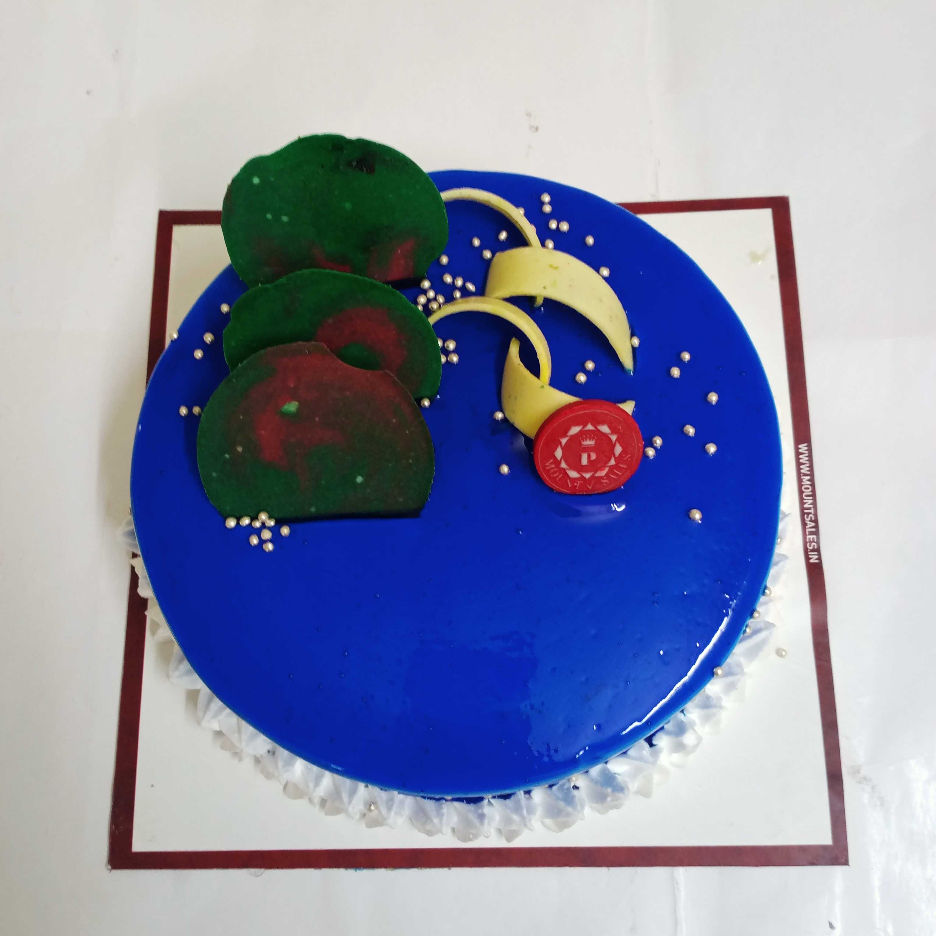 Premium RED N White Velvet Cake