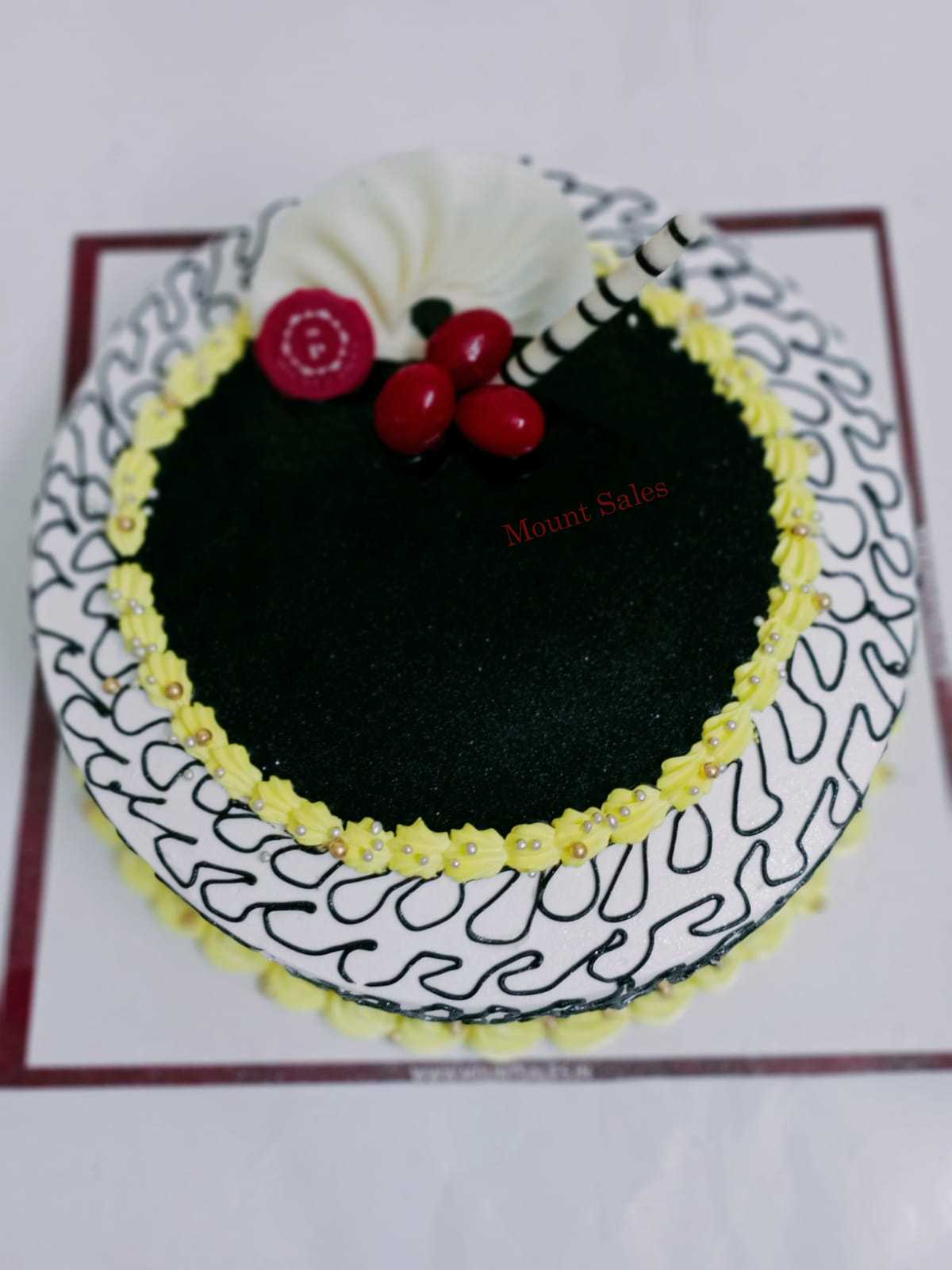 Premium RED N White Velvet Cake