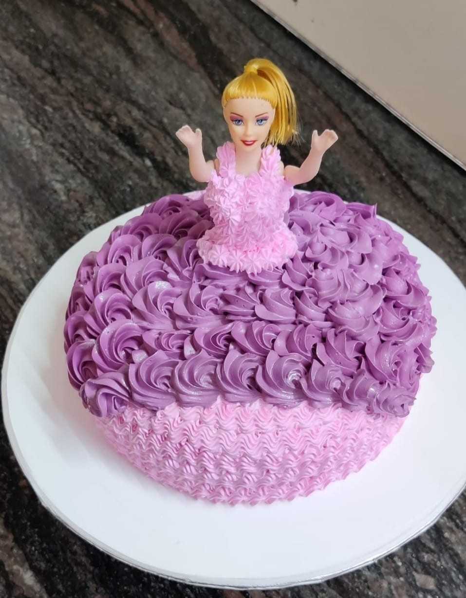 Premium RED N White Velvet Cake