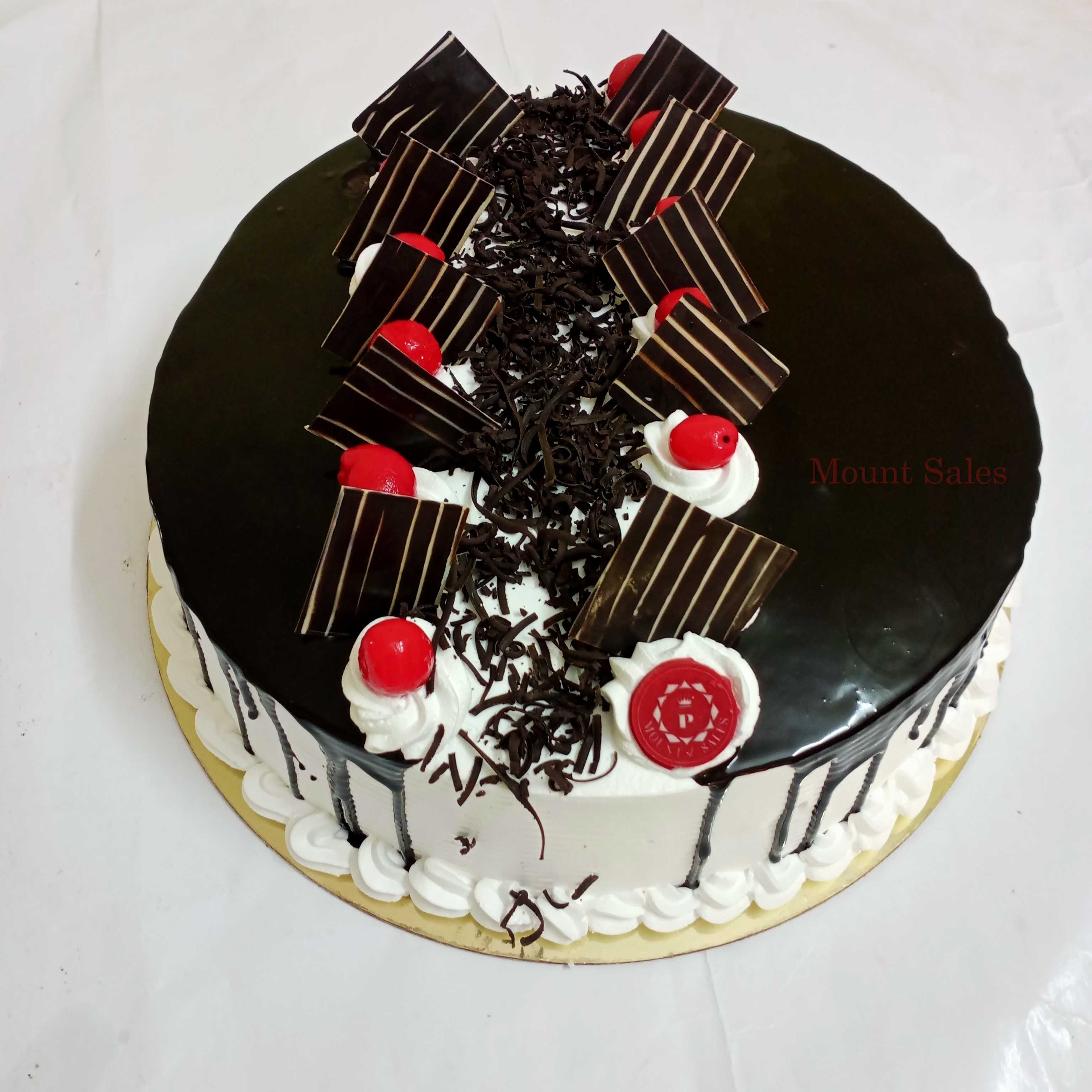 Premium RED N White Velvet Cake