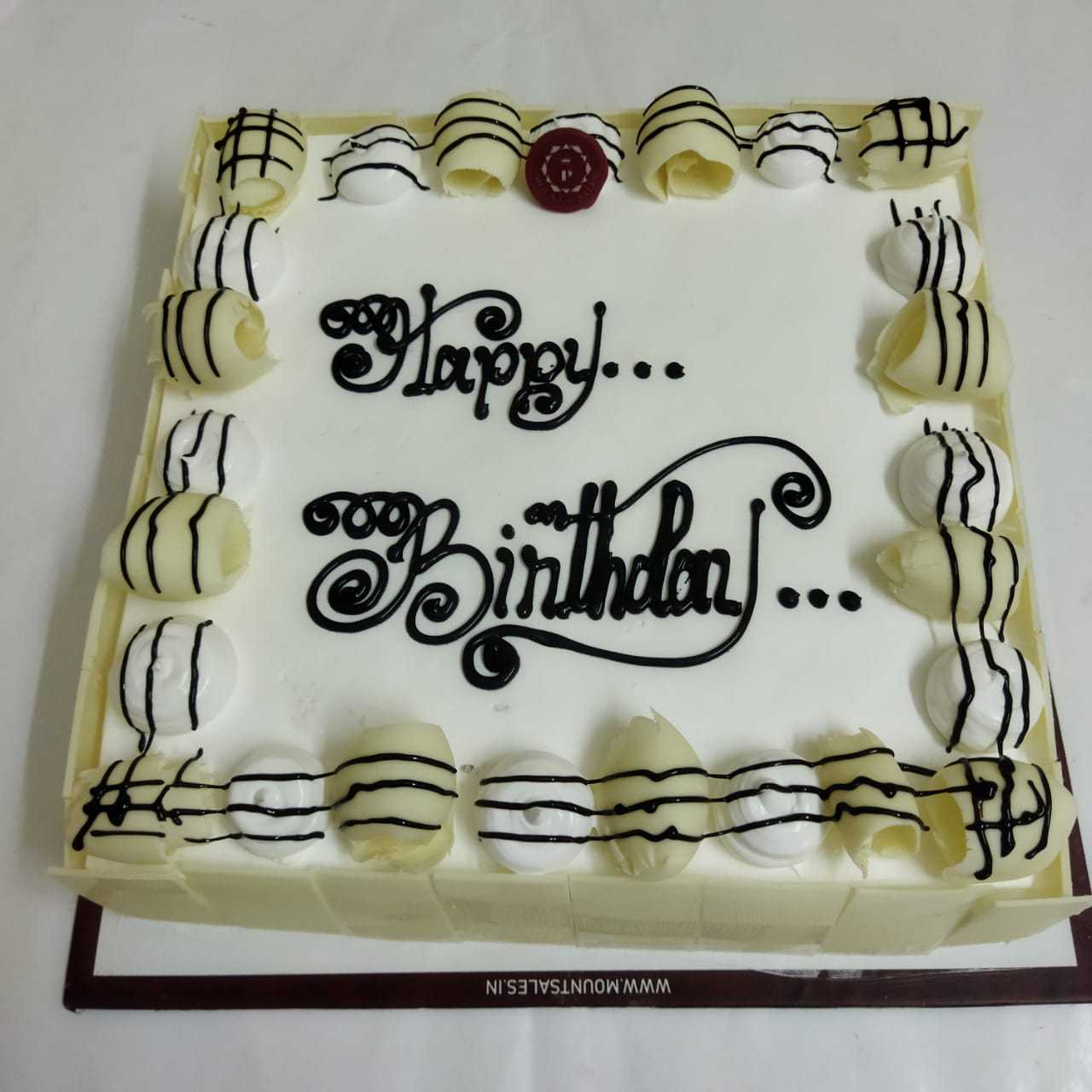 Premium RED N White Velvet Cake