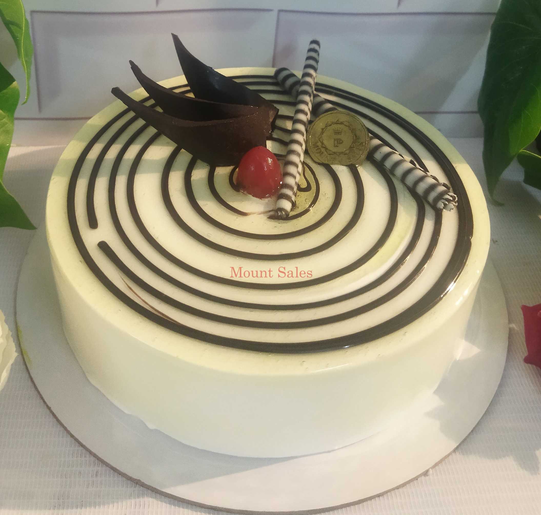 Premium RED N White Velvet Cake