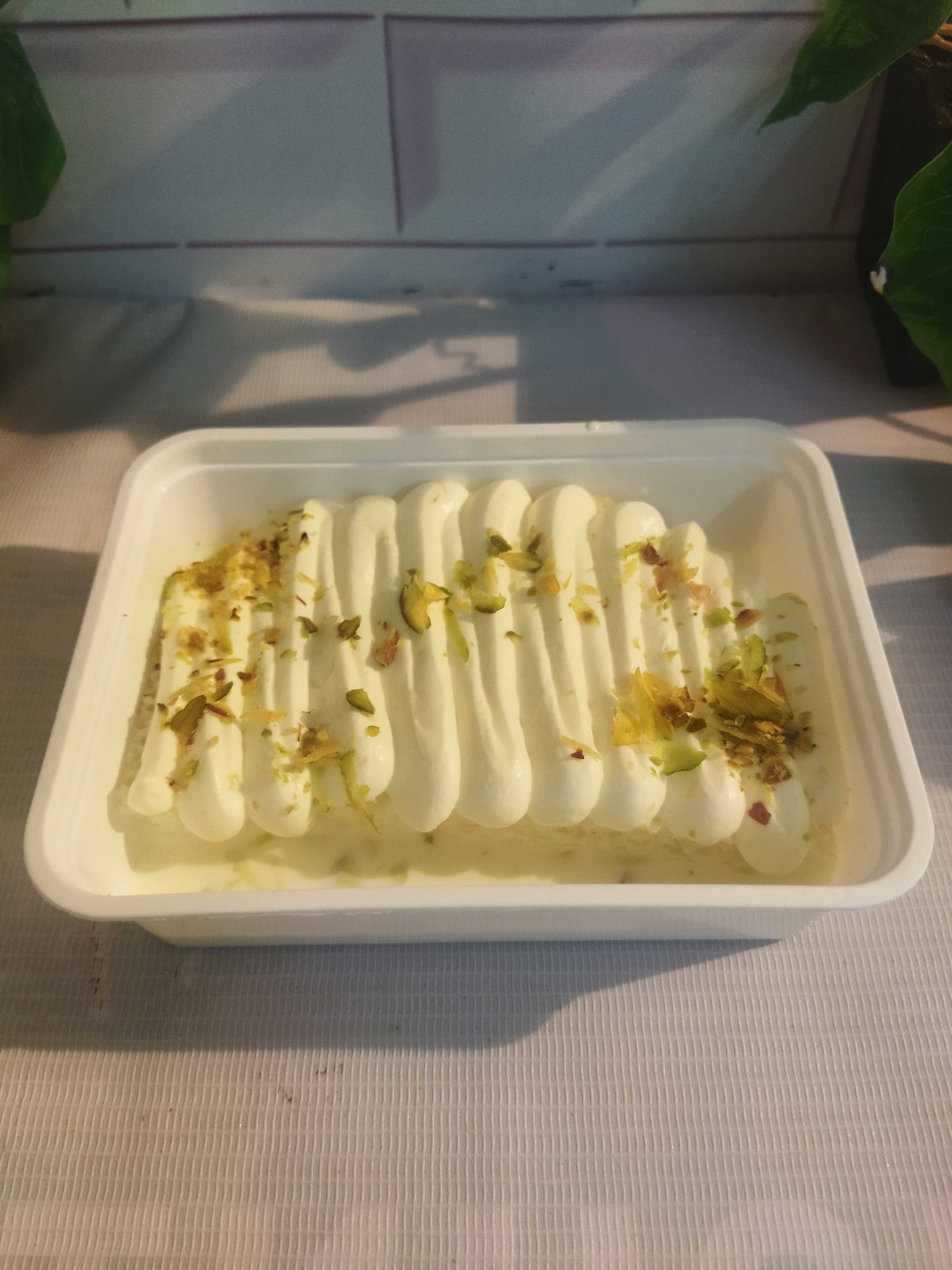 Premium RED N White Velvet Cake