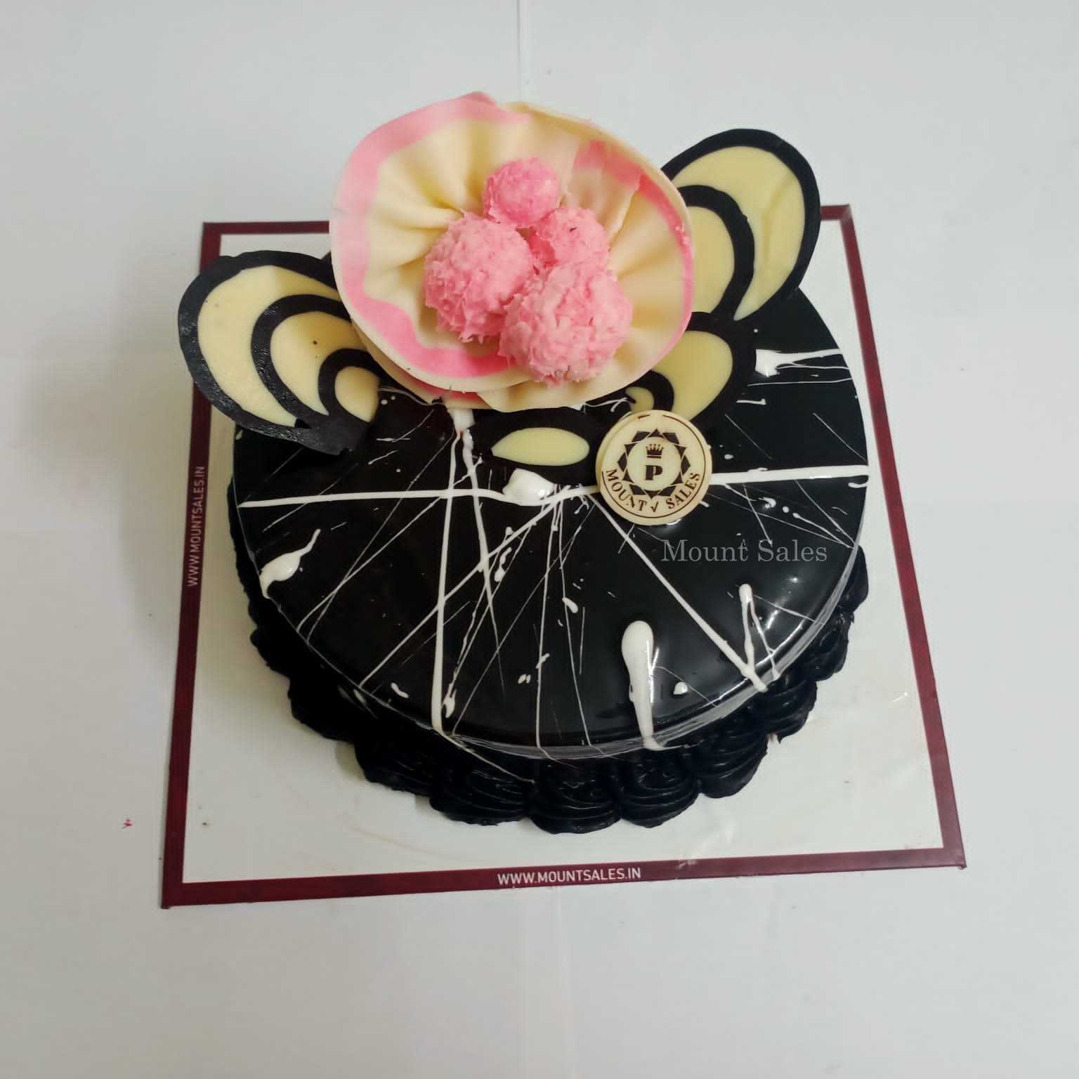 Premium RED N White Velvet Cake