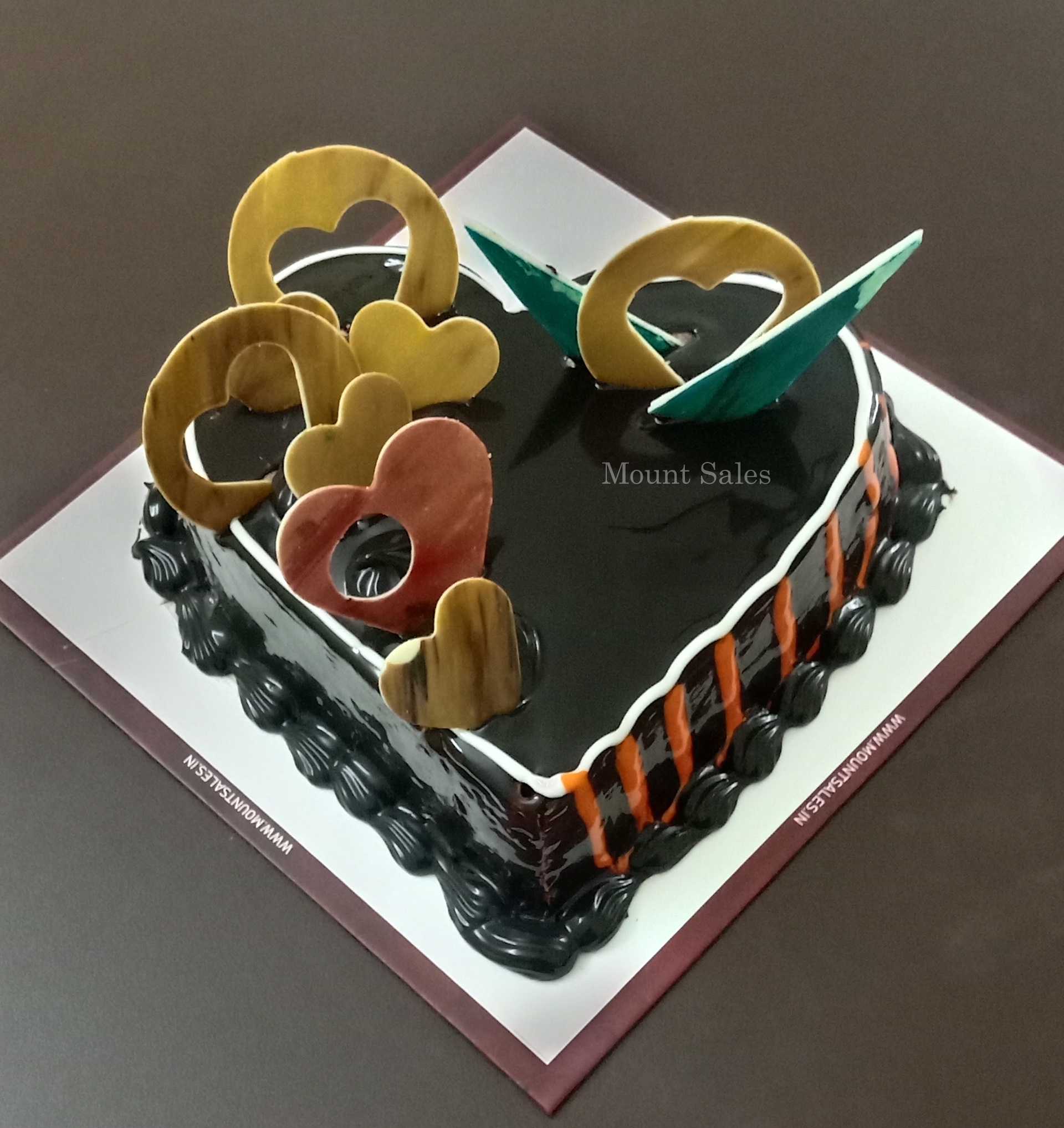 Premium RED N White Velvet Cake