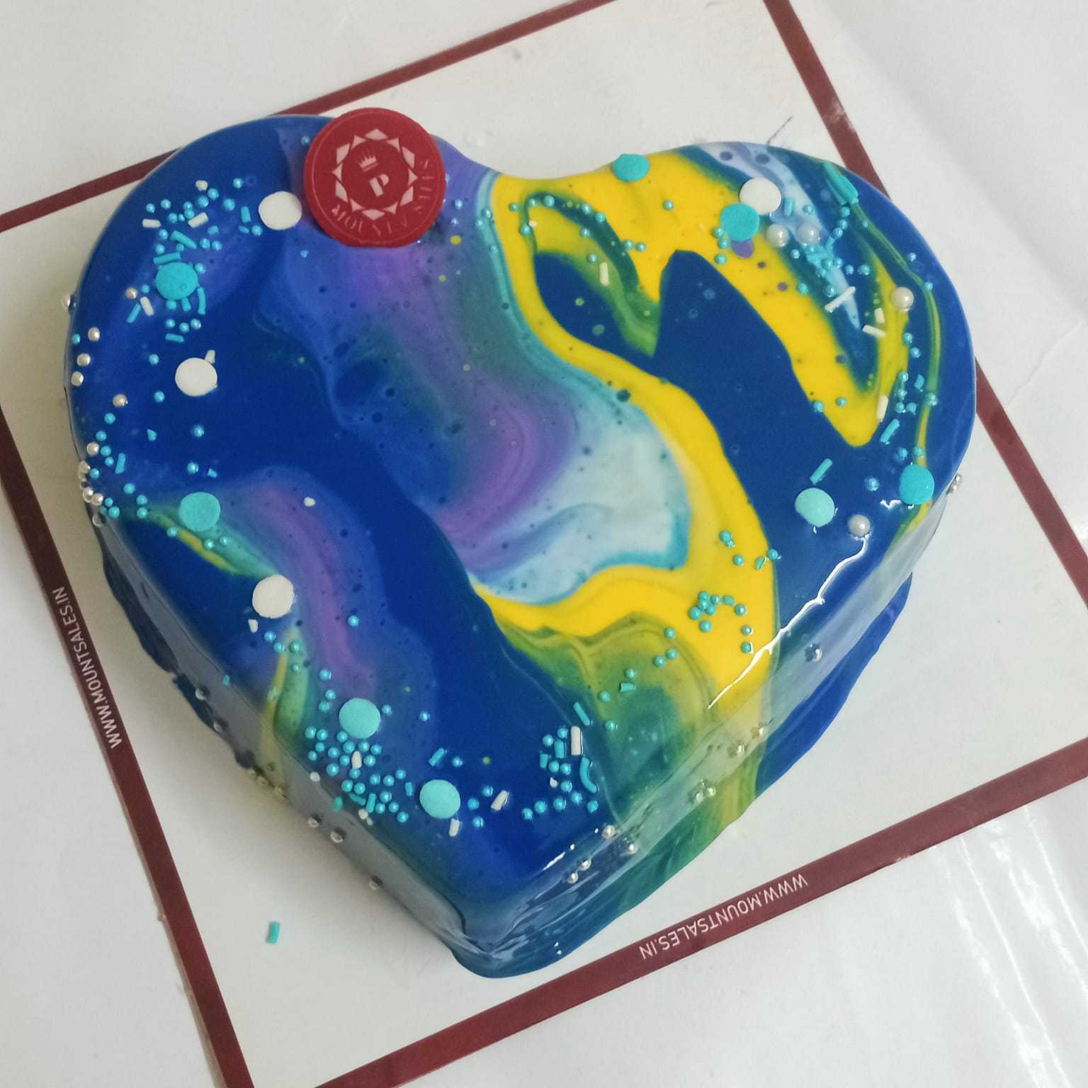 Premium RED N White Velvet Cake