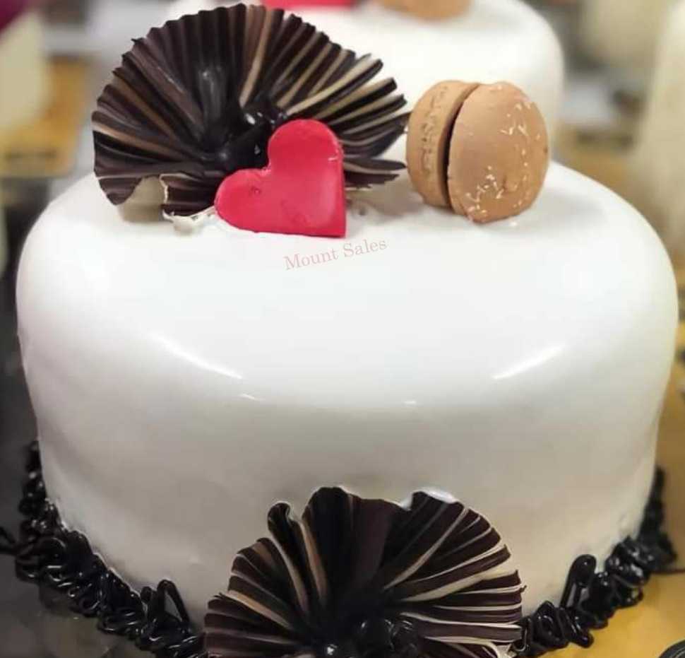 Premium RED N White Velvet Cake