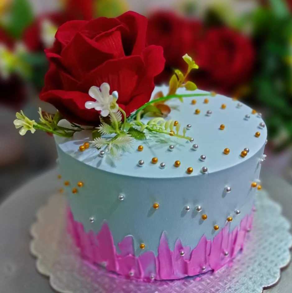 Premium RED N White Velvet Cake