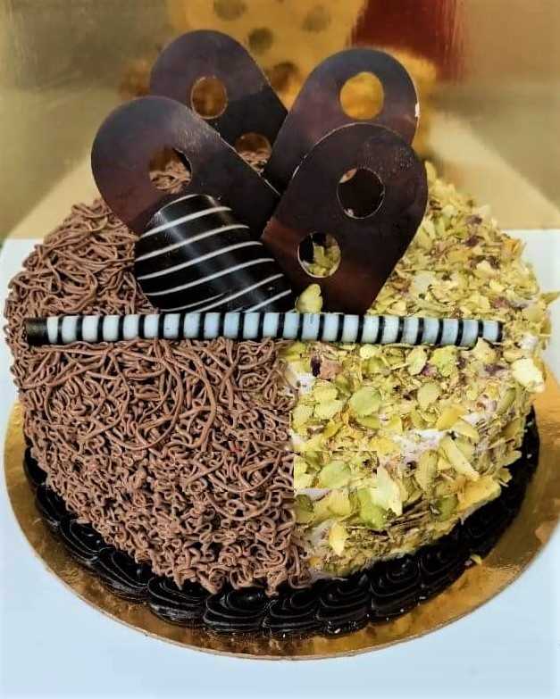 Premium RED N White Velvet Cake