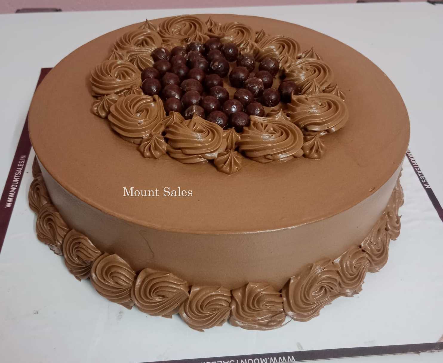 Premium RED N White Velvet Cake